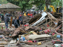 Разрушения после цунами в Индонезии