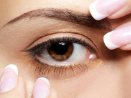 При глаукоме человек слепнет незаметно для себя: какие симптомы должны насторожить