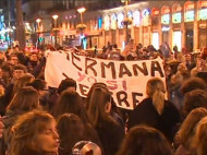 Сотни испанок встретили 8 марта с кастрюлями и сковородками на главной площади Мадрида (фото, видео)