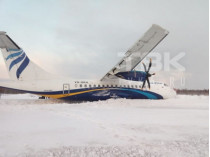 В российском аэропорту ветер сдул с посадочной полосы самолет с пассажирами 