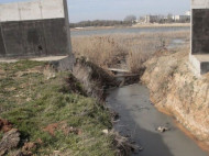 Оккупанты уничтожают знаменитое озеро в Крыму