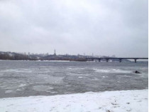 Река Днепр зимой