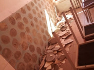 В школе под Киевом на ребенка упала плитка: детали ЧП