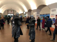 В киевском метро заметили Белых Ходоков из «Игры престолов»: в сети показали фото