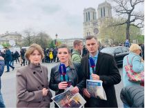 Ольга Скабеева и другие российские журналисты в Париже