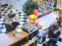 В Херсоне бесстрашная продавщица обратила в бегство серийного грабителя с игрушечным пистолетом