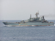 "Кузнецов" номер 2: российский военный корабль сломался во время учений вблизи Крыма