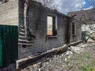 Террористы обстреляли жилые дома и школу на Донбассе: на линии огня оказались дети