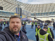 Дебаты Зеленского и Порошенко: на НСК "Олимпийский" начали пускать зрителей (фото)
