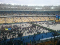 Дебаты Порошенко и Зеленского на стадионе