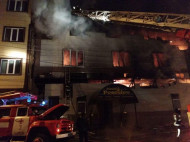 Масштабный пожар в Xарькове: десятки людей эвакуированы, есть пострадавшие (фото)