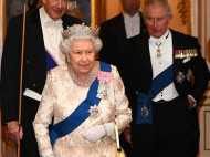 Настроена «умереть королевой»: стало известно, почему Елизавета II не отречется от престола ради принца Чарльза