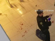 Покупательница устроила кровавую поножовщину в супермаркете в Харькове (фото)