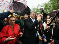 Порошенко во Львове поблагодарил украинцев за свое президентство