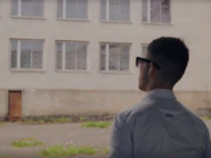 Как Зеленский и Порошенко: украинские школьники записали оригинальное приглашение на выпускной (видео)