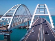 Чтобы не рухнул: на Крымском мосту вводят скоростные ограничения