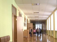 «Что, течка началась?»: в киевской школе разгорелся скандал вокруг истерик учителя (видео)