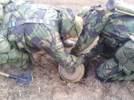 В Киеве возле оживленной транспортной развязки обнаружили противотанковую мину