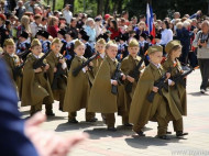 Полковники дошкольных войск: в России провели военный парад с участием детсадовцев (фото)