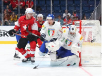 Швейцария забросила девять шайб в стартовой игре на ЧМ по хоккею: видеообзоры матчей