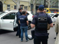 В Одессе на взятке задержали помощника Надежды Савченко: все подробности 