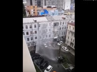 В центре Киева из-за аварии забил гигантский фонтан (видео) 