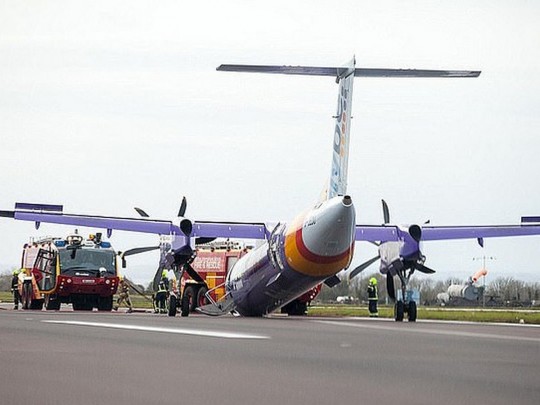 Самолет после посадки в Белфасте