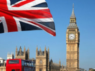 Широкий жест: Великобритания отменяет миграционные карты для иностранных туристов