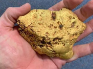 Австралиец нашел золотой самородок весом 1,4 килограмма с помощью металлоискателя