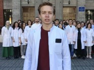 Лень студентов или просчет программы? Что скрывается за скандалом вокруг экзаменов в медицинских вузах Украины