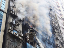 Пожар в высотном здании в Дакке