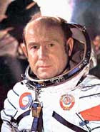 Легендарному советскому космонавту алексею леонову необходима операция на сердце