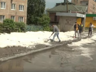 Град расчищали лопатами: фото и видео последствий непогоды под Тернополем