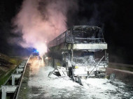 На автотрассе в Польше дотла сгорел рейсовый автобус Киев — Прага: фото и видео с места ЧП
