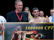 Непобедимый чемпион мира получит за бой в Киеве миллионный гонорар в криптовалюте