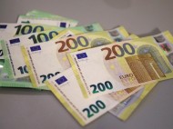 Введены в обращение новые купюры 100 и 200 евро: что важно знать (фото)