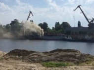 На территории завода «Кузня на Рыбальском» вспыхнул пожар (фото, видео)