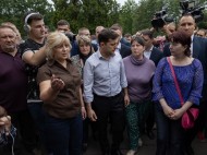 На Львовщине Зеленский встретился с родными погибших горняков и пообещал им квартиры (видео)