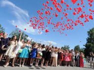У Кличко призвали киевских школьников отказаться от воздушных шаров на выпускных
