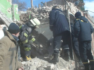 В Харькове на мужчину обрушилось здание: фото и видео с места ЧП