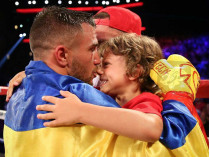 Не хуже папы: сын Василия Ломаченко провел дебютный бой (фото, видео)