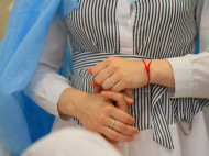 Свадьба после комы: раненный на Донбассе боец ВСУ женился прямо в реанимации (фото)