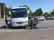 Автобус с киевскими школьниками попал в ДТП в Одессе: среди пострадавших — дочь Анатолия Гриценко (фото)