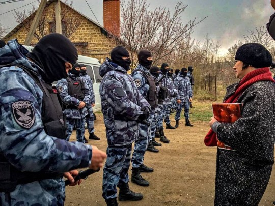 Массовые обыски в Крыму: появилась тревожная информация о задержанных