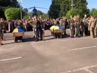 На Львовщине прощаются с военными, погибшими в катастрофе Ми-8 (видео)