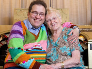 Прогнозам вопреки: 83-летняя британка и ее муж, который на 40 лет моложе, отметили агатовую свадьбу (фото)