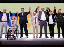 Петр Порошенко представил список кандидатов от «Европейской солидарности»
