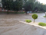 Настоящий потоп: в Хмельницкой области разбушевалась непогода (фото, видео)