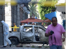 Взорванный автомобиль в Тунисе