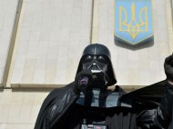 «Звездные войны» продолжаются: ЦИК зарегистрировала кандидатом в народные депутаты Дарта Вейдера